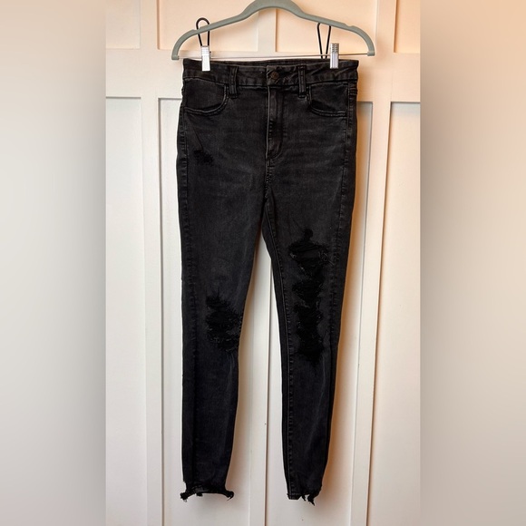 American Eagle Womens Super Hi-Rise Jegging Forever Soft Black Distressed Size 8 - Picture 1 of 11